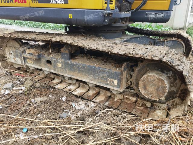 右側(cè)履帶整體?(行走機(jī)構(gòu)) 右側(cè)履帶整體?(行走機(jī)構(gòu))