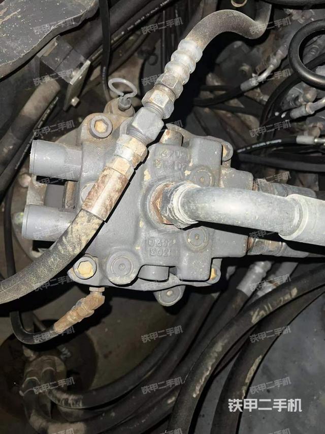 回轉(zhuǎn)馬達(dá)（上車部件）