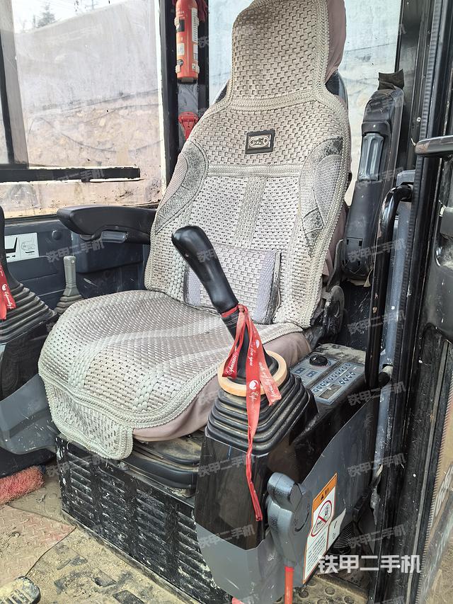 驾驶室整体（整机外观）