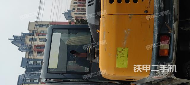 驾驶室顶部（整机外观）