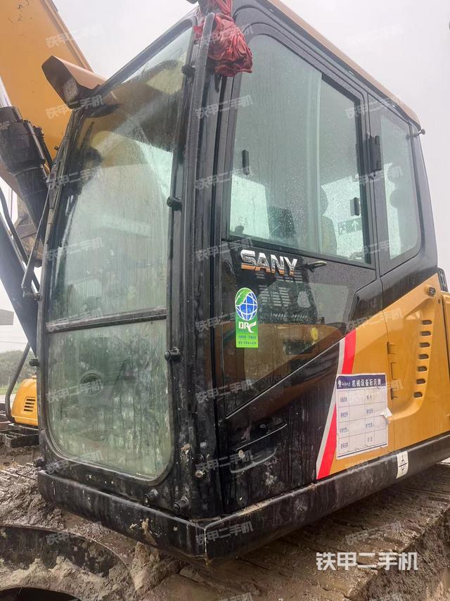 驾驶室整体（整机外观）