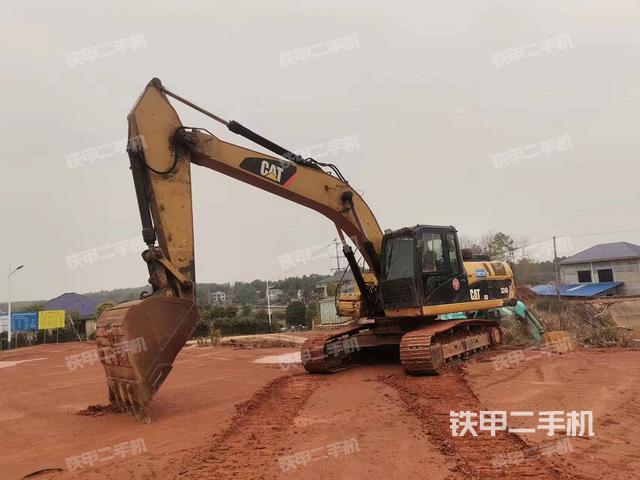 驾驶室顶部（整机外观）