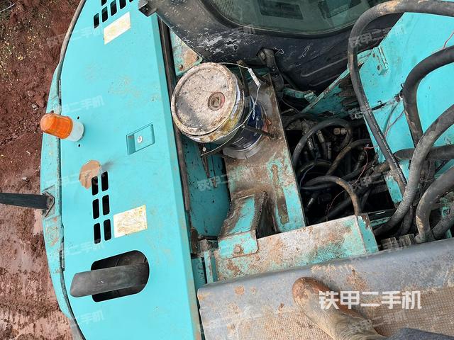 回转马达和主控阀（整机外观）