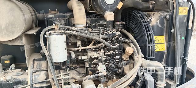 回转马达和主控阀（整机外观）