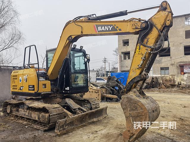 驾驶室顶部（整机外观）