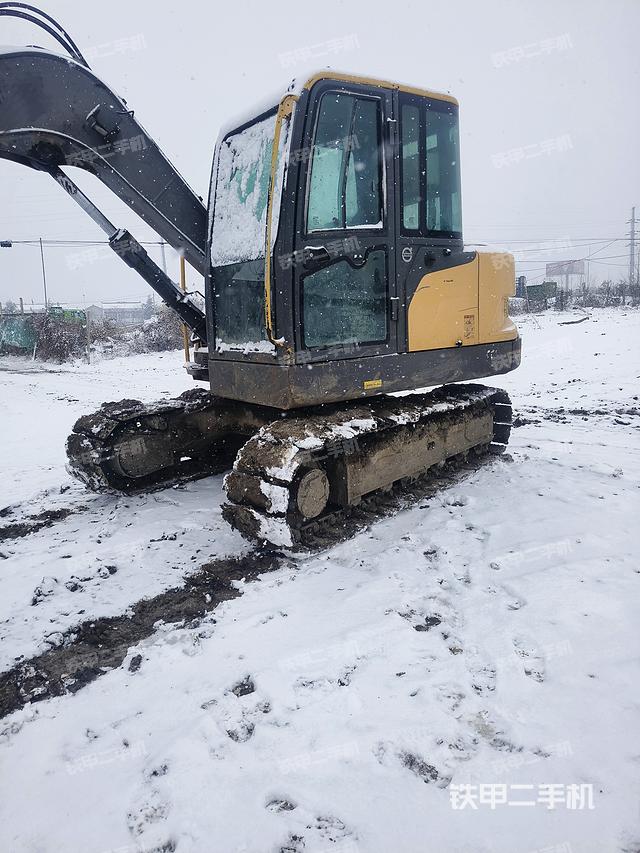 沃尔沃EC80D挖掘机