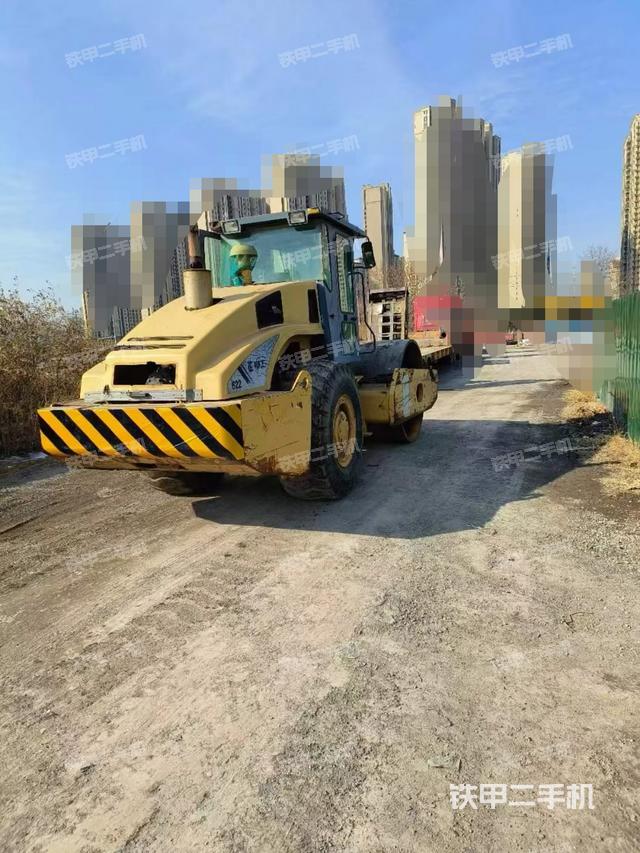 整机右后45°（设备外观及核心部件）