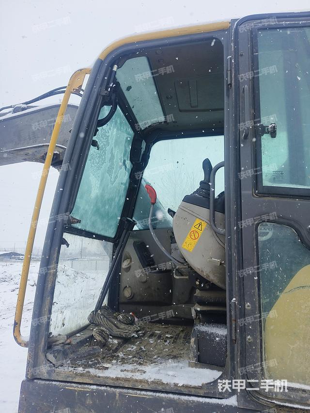 驾驶室整体（整机外观）