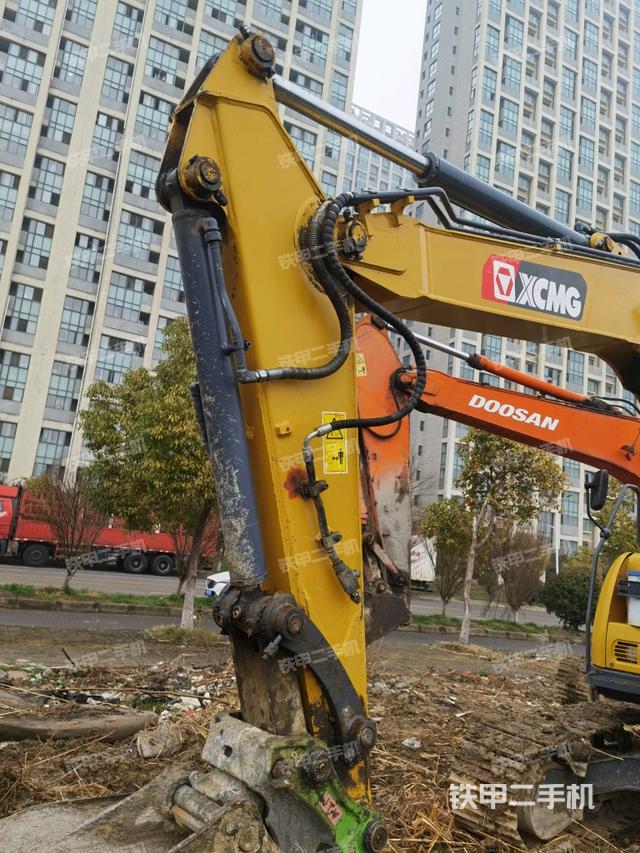 小臂整體右前(工作和回轉(zhuǎn)裝置) 小臂整體右前(工作和回轉(zhuǎn)裝置)