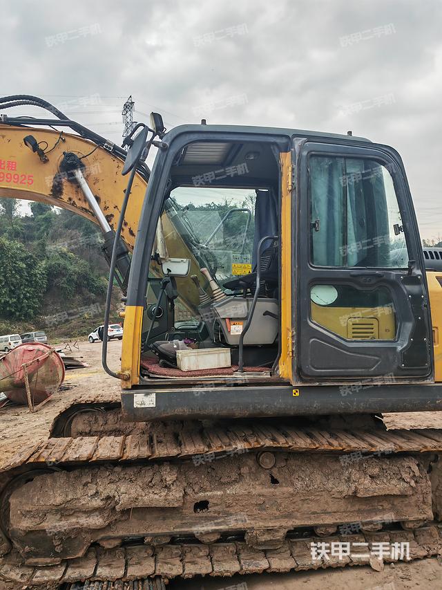 驾驶室整体（整机外观）