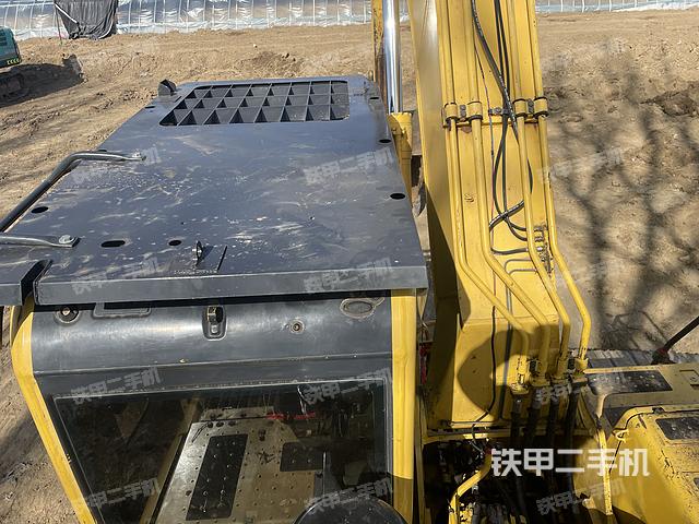 驾驶室顶部（整机外观）