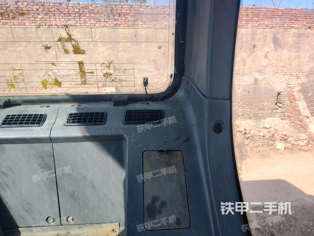 后窗玻璃角标（驾驶室部分）