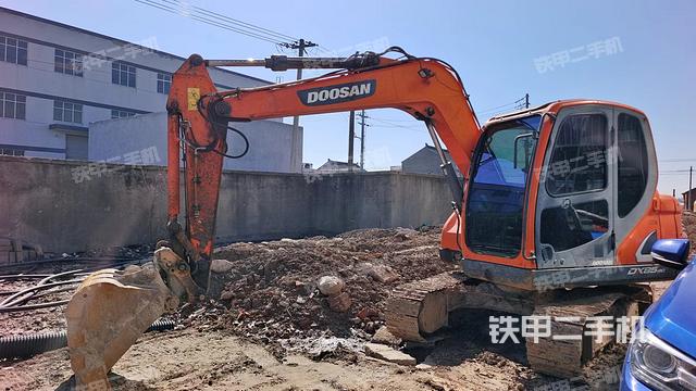斗山DX75-9C挖掘机