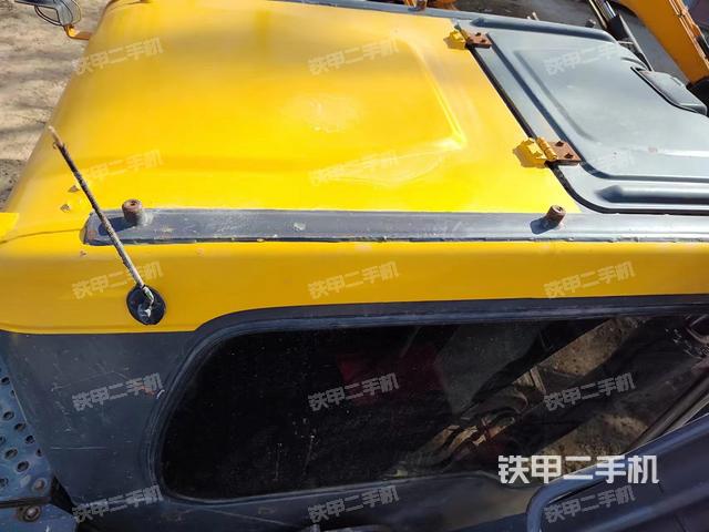 驾驶室顶部（整机外观）