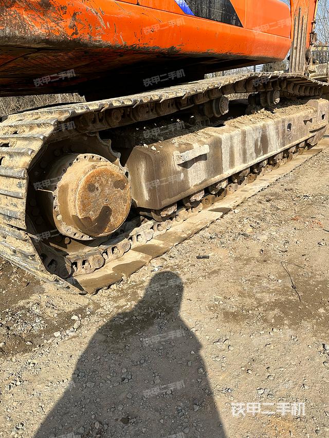 单侧履带整体（整机外观）