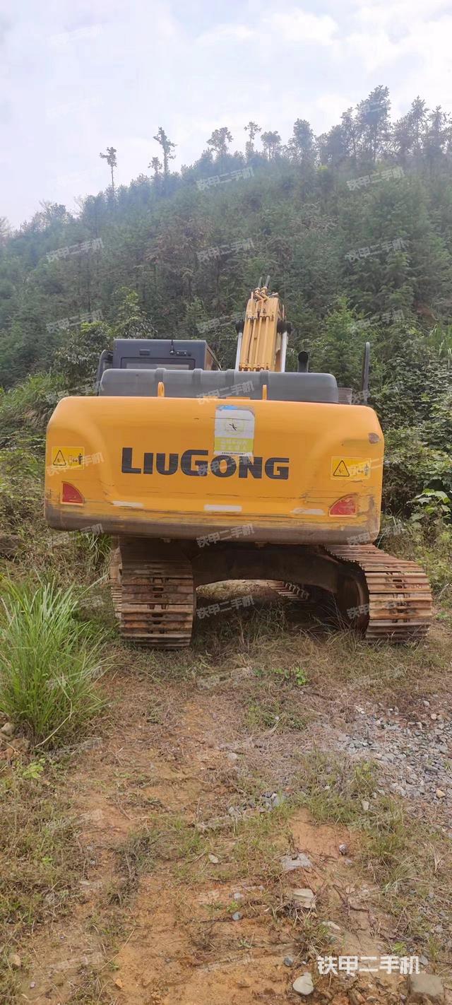 驾驶室顶部（整机外观）