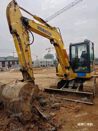 郑州小松PC56-7挖掘机实拍图片