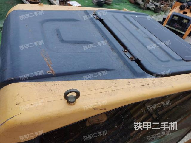 驾驶室顶部（整机外观）