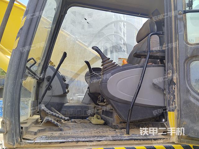 驾驶室顶部（整机外观）