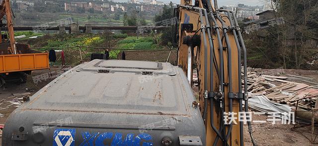 驾驶室顶部（整机外观）