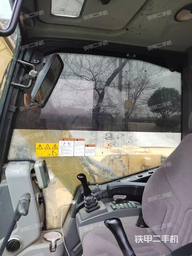 驾驶室整体（整机外观）