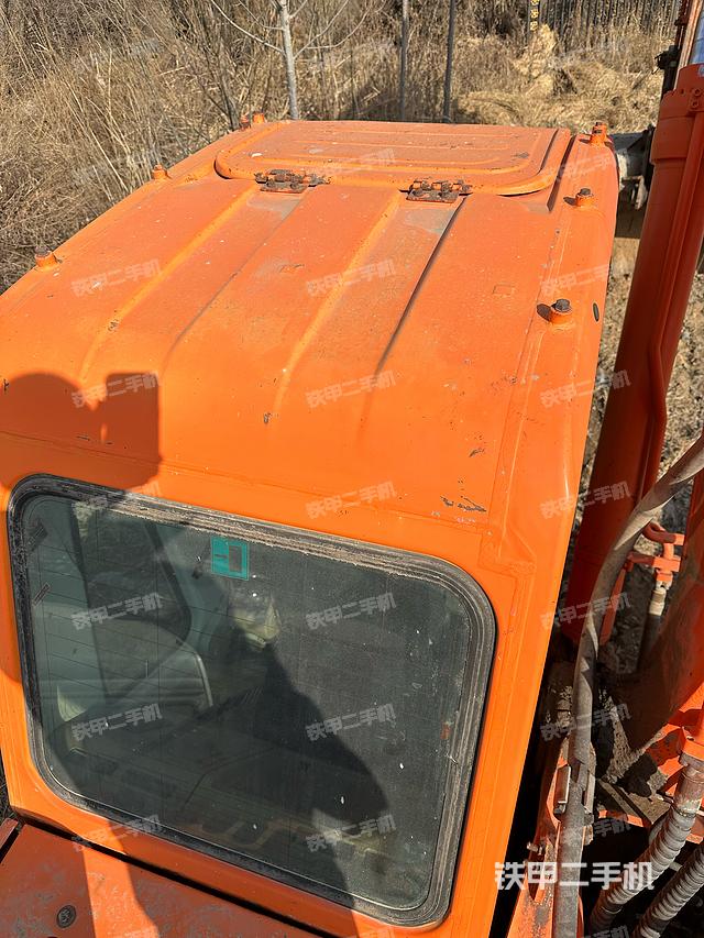 驾驶室顶部（整机外观）