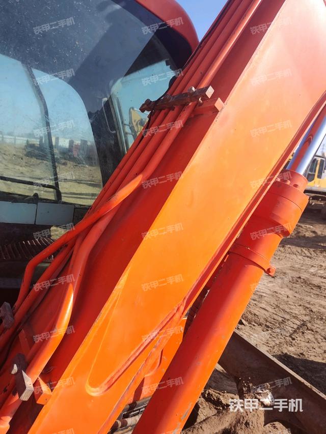 大臂背部俯视（工作和回转装置）