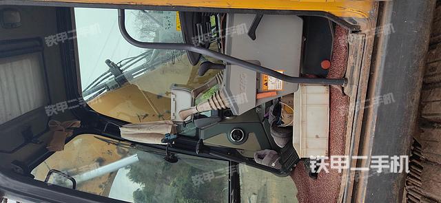 驾驶室整体（整机外观）