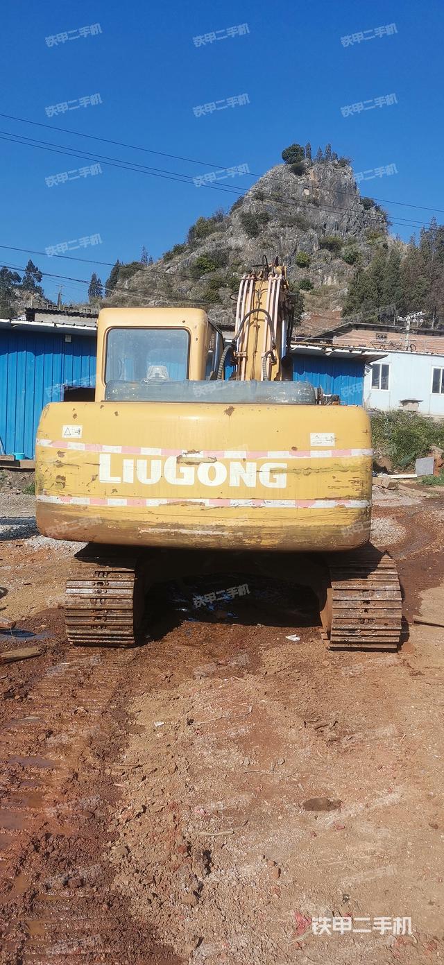 驾驶室顶部（整机外观）