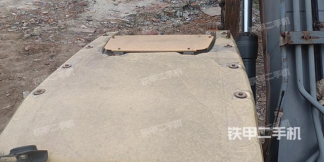 驾驶室顶部（整机外观）