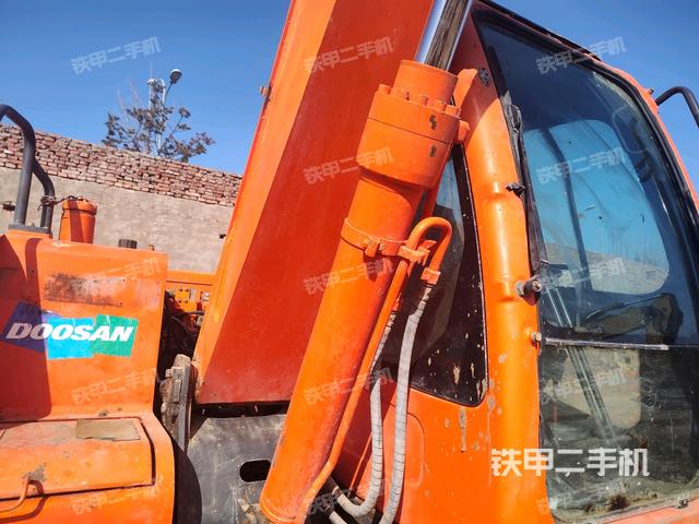 大臂整体 右侧（工作和回转装置）