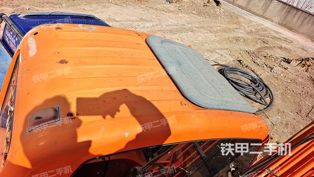 驾驶室顶部（整机外观）