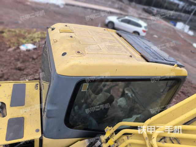 驾驶室顶部（整机外观）