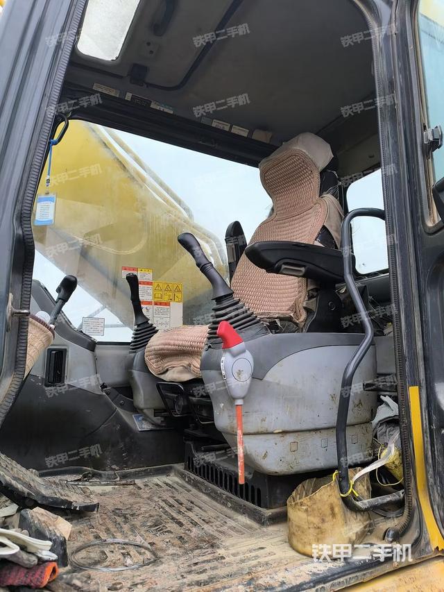 驾驶室整体（整机外观）