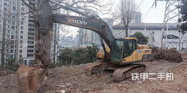 沃尔沃EC250D挖掘机