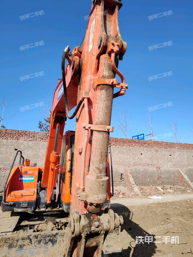 铲斗右后整体（工作和回转装置）