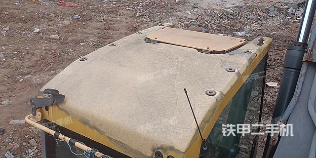 驾驶室顶部（整机外观）