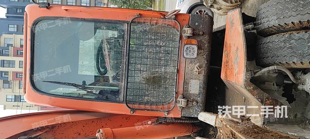 驾驶室整体（整机外观）