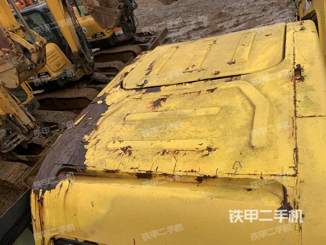 驾驶室顶部（整机外观）