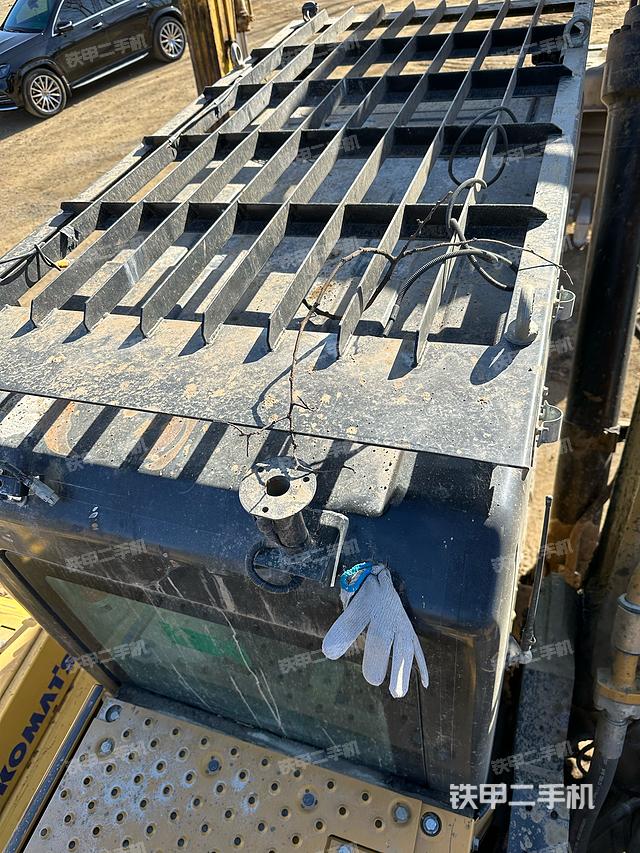 驾驶室顶部（整机外观）