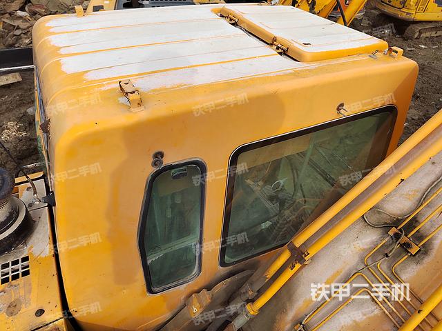 驾驶室顶部（整机外观）