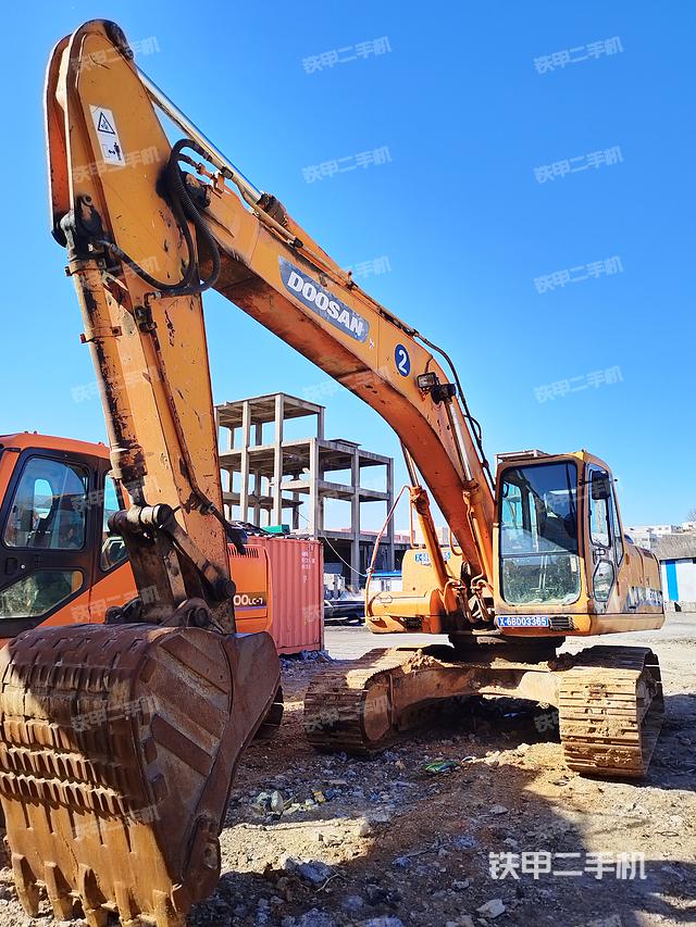 斗山DH225LC-7挖掘機(jī)