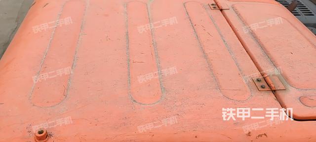 驾驶室顶部（整机外观）