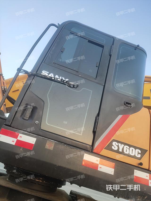 驾驶室整体（整机外观）