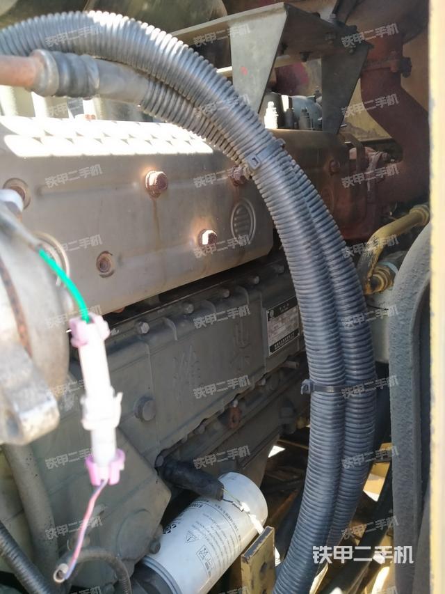 发动机右侧（整机外观及大件）