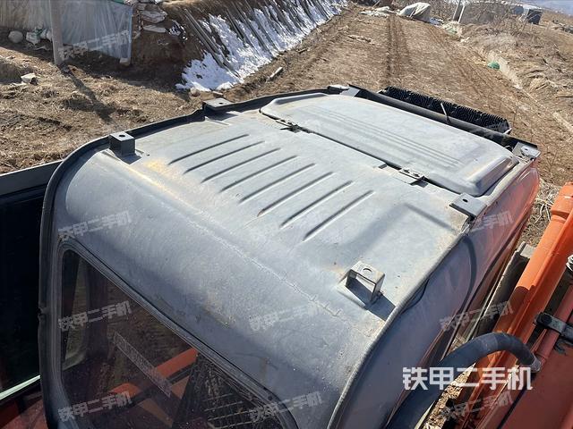 驾驶室顶部（整机外观）