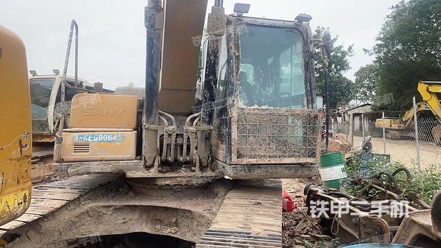 驾驶室顶部（整机外观）