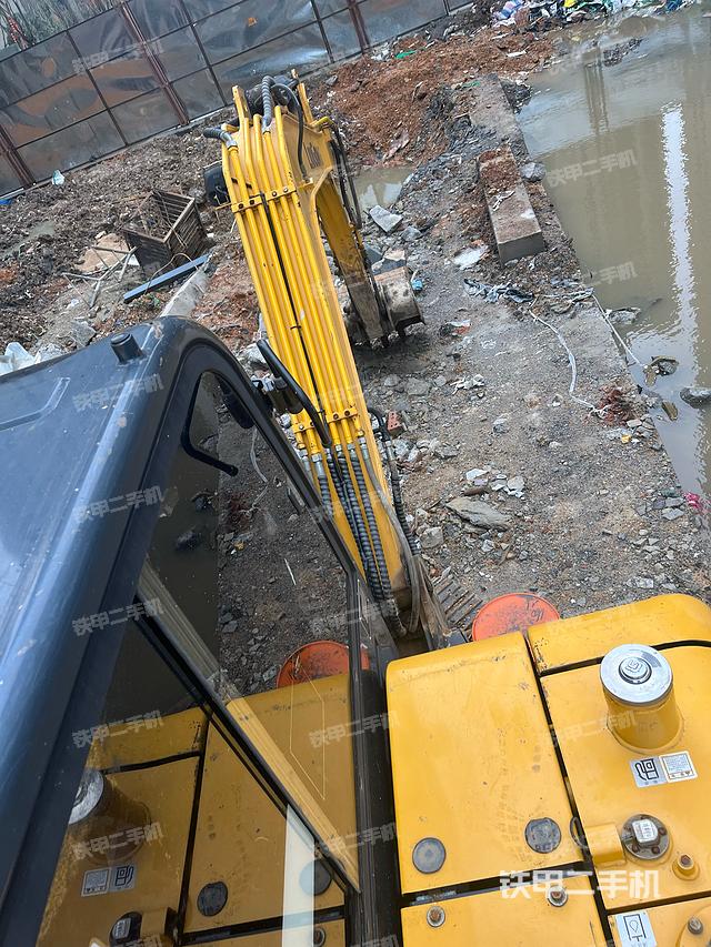 驾驶室整体（整机外观）