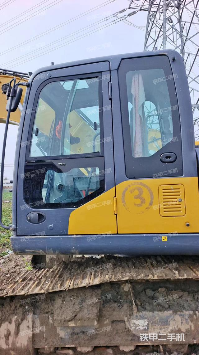 驾驶室整体（整机外观）