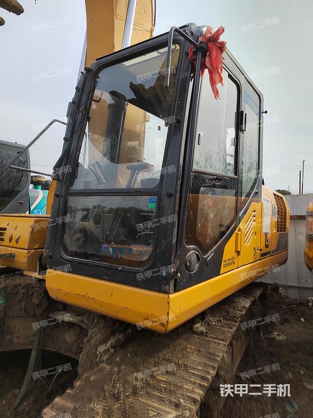 驾驶室整体（整机外观）